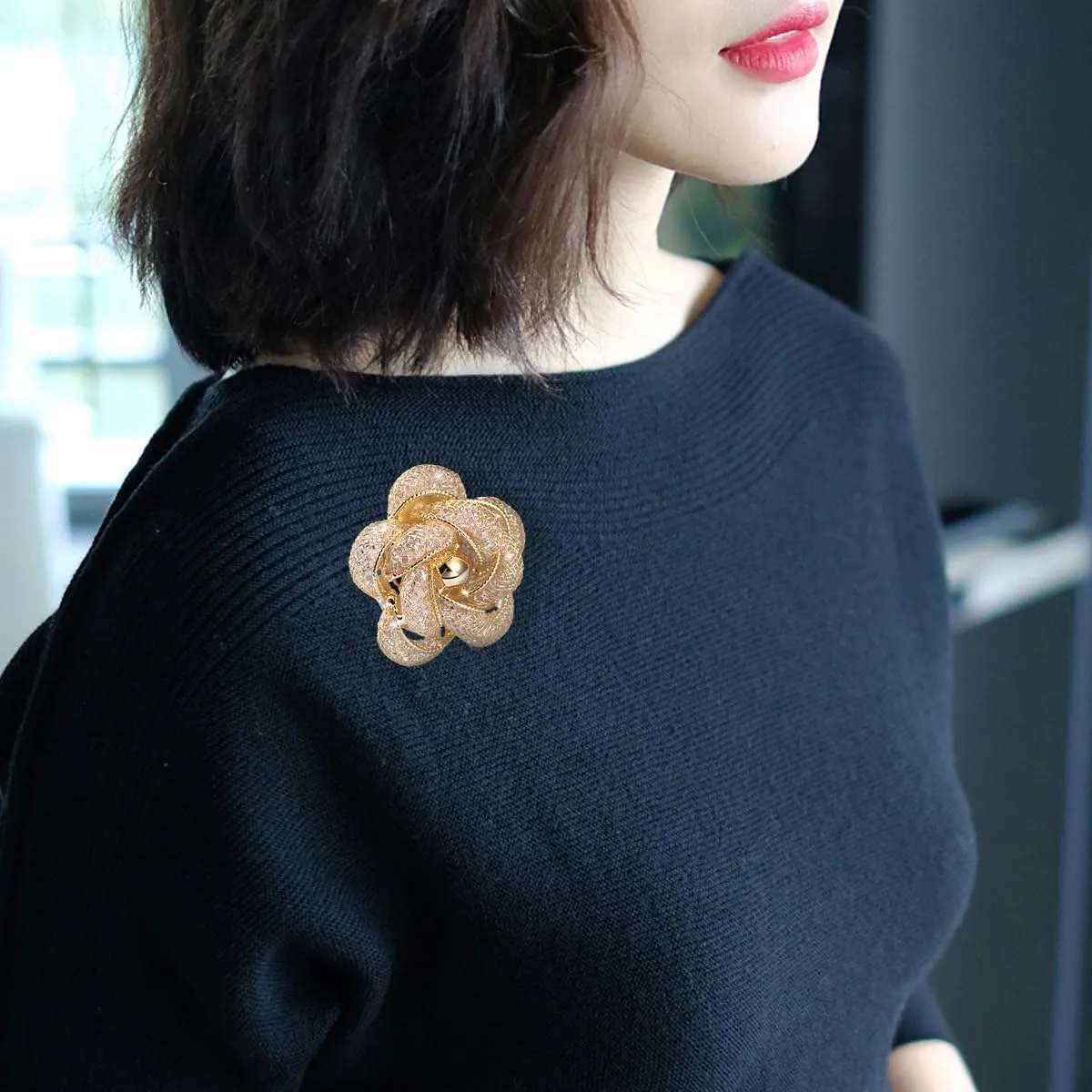 Brooches Fashionable and Refined Hollow-Out Breastpin for Girls Ladies and Women | Clothes Pin | Brooches and Pins for Women | Daisy Pin | Ladies Jewelry | Flower Brooch