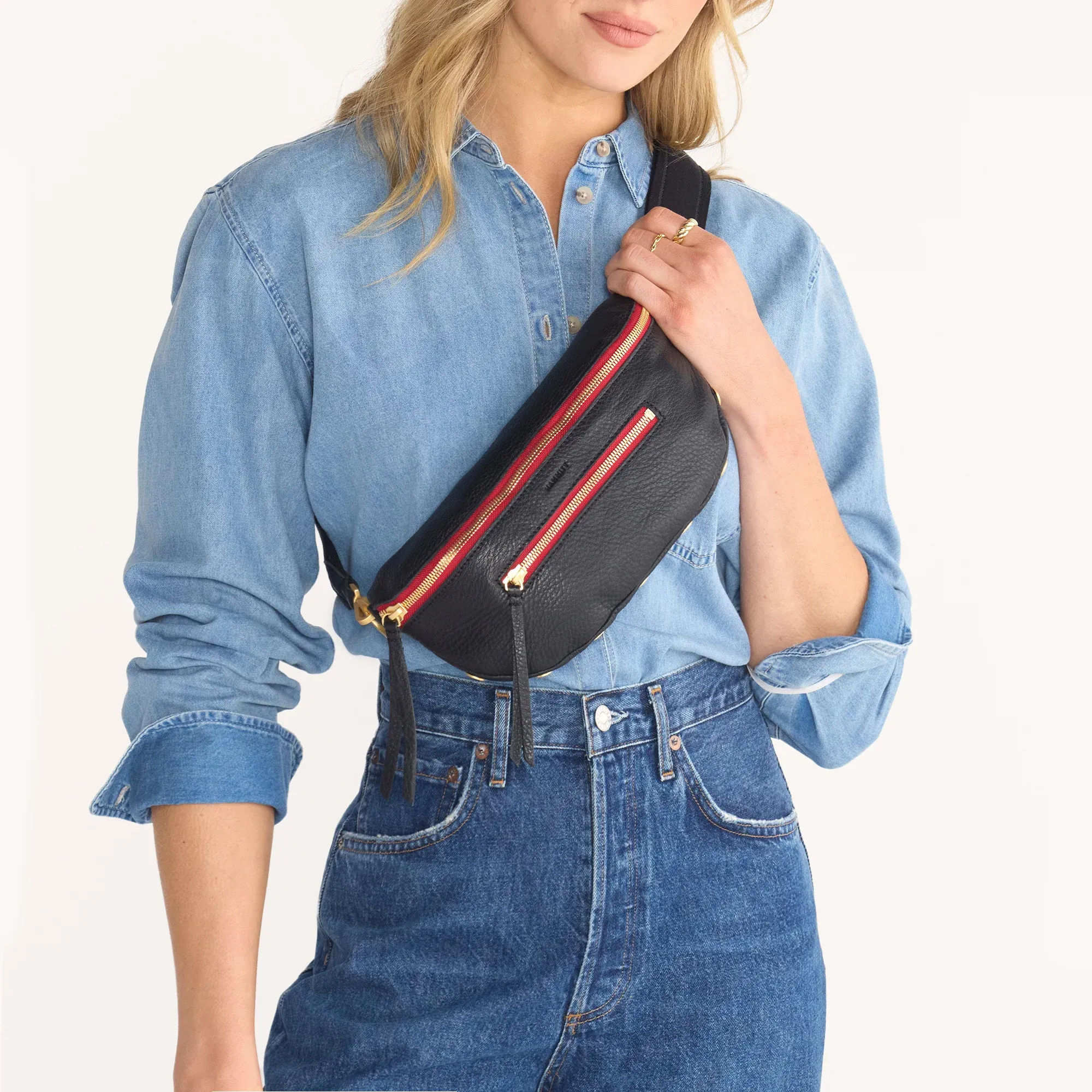 CHARLES CROSSBODY MED IN BLACK/BRUSHED GOLD RED ZIP