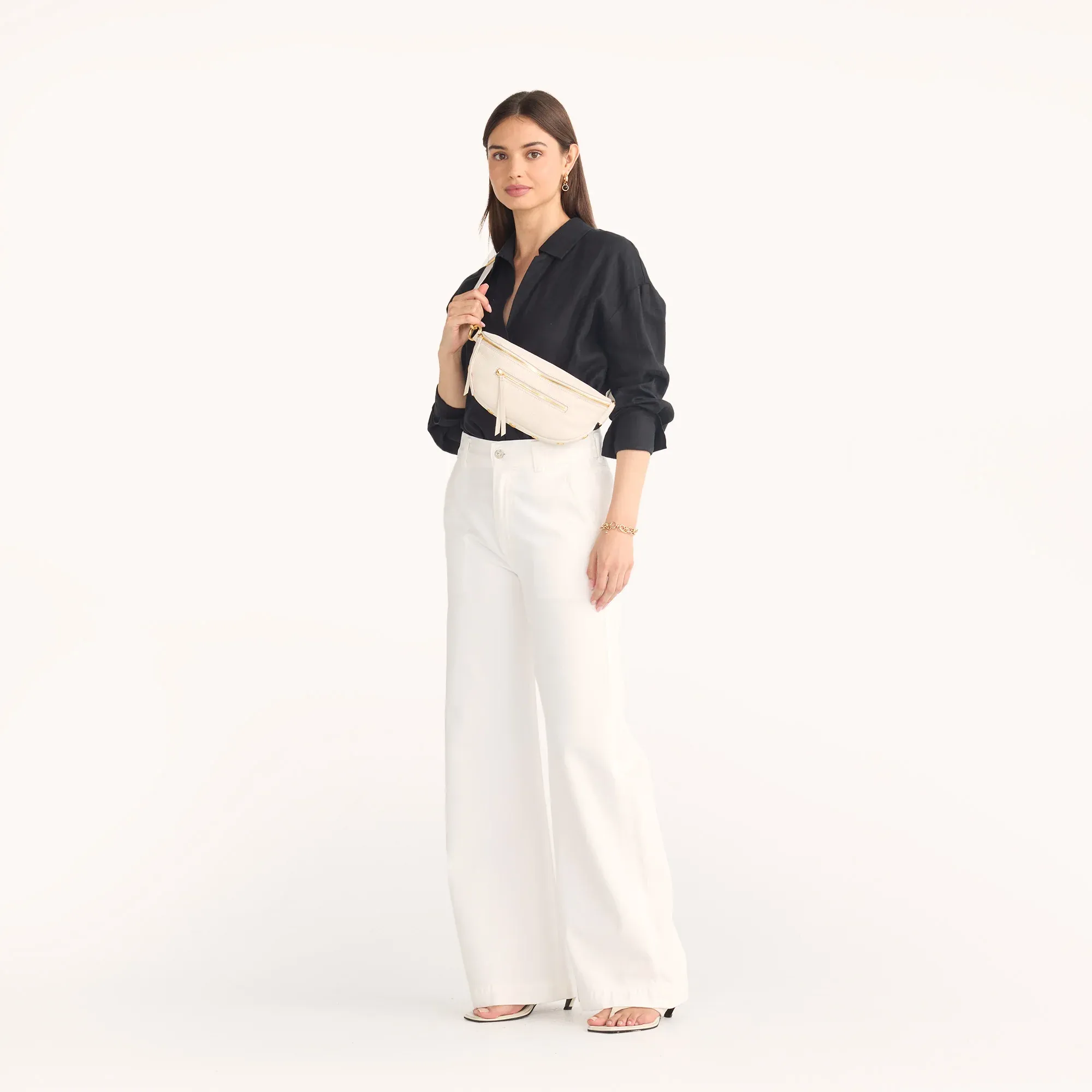 CHARLES CROSSBODY MED IN CALLA LILY WHITE/BRUSHED GOLD