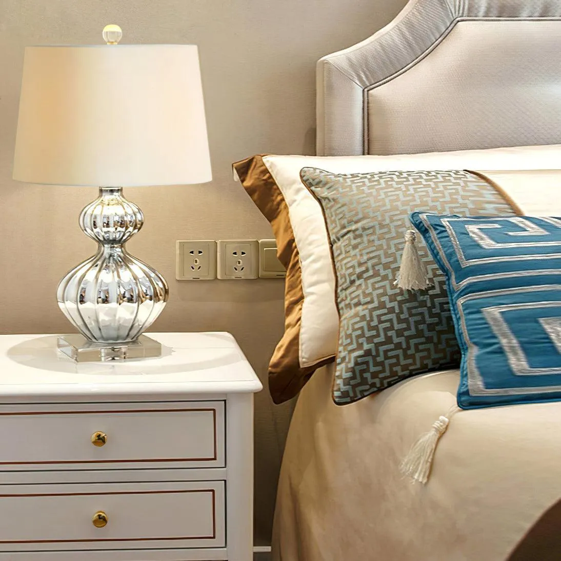 Cottage Table Lamp