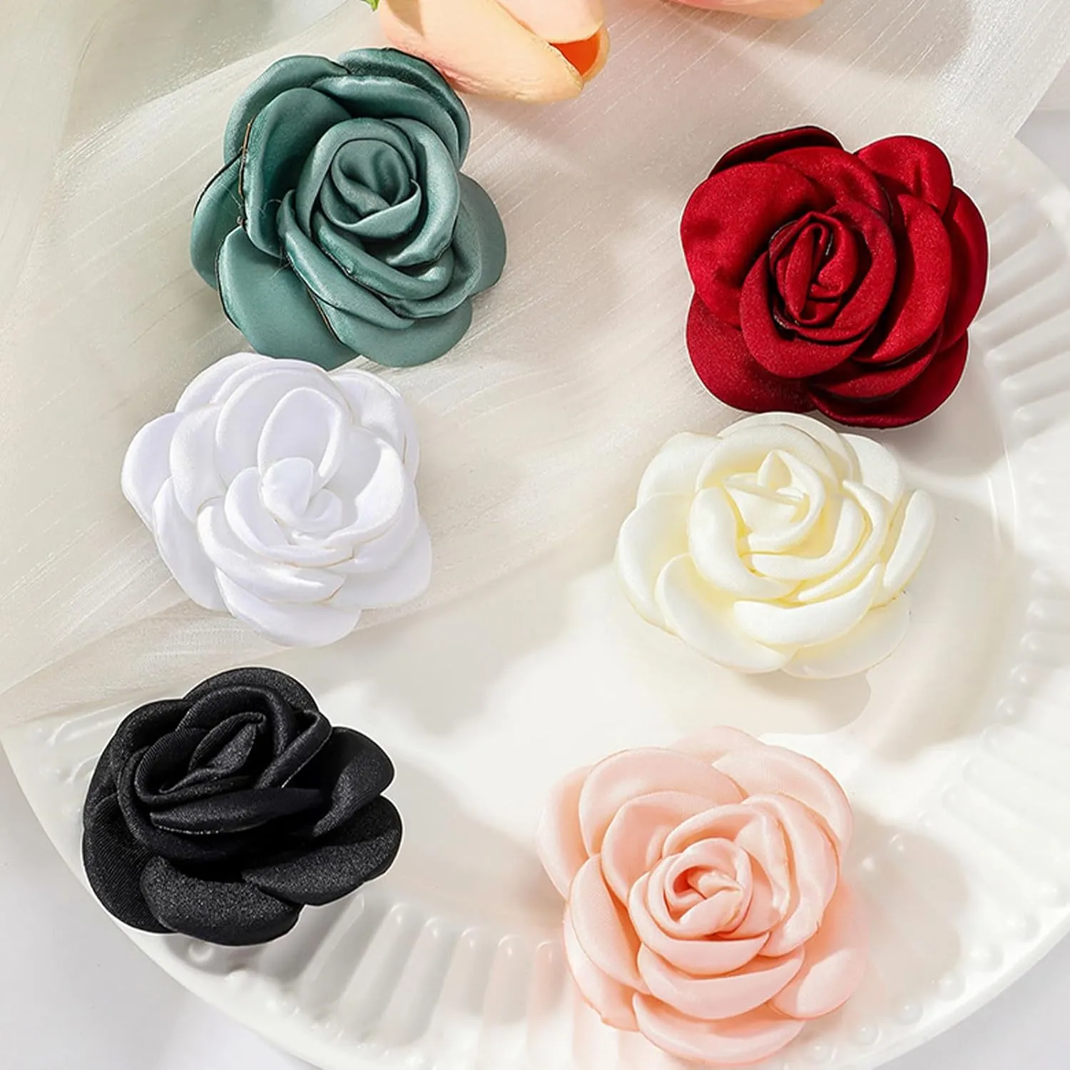 Elegant Satin Fabric Rose Flower Brooches Pins for Women Dainty Silk Camellia Flower Brooches Lapel Pins Colorful Flower Brooches Pin for Women Wedding Party Prom Dress Jewerly 2024