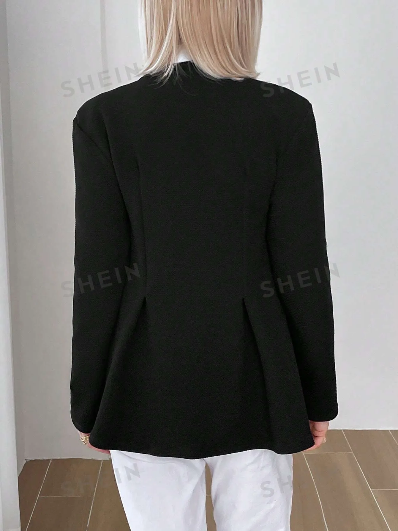 EMERY ROSE 1pc Women Regular Fit Solid Color Golden Button Decor Jacket