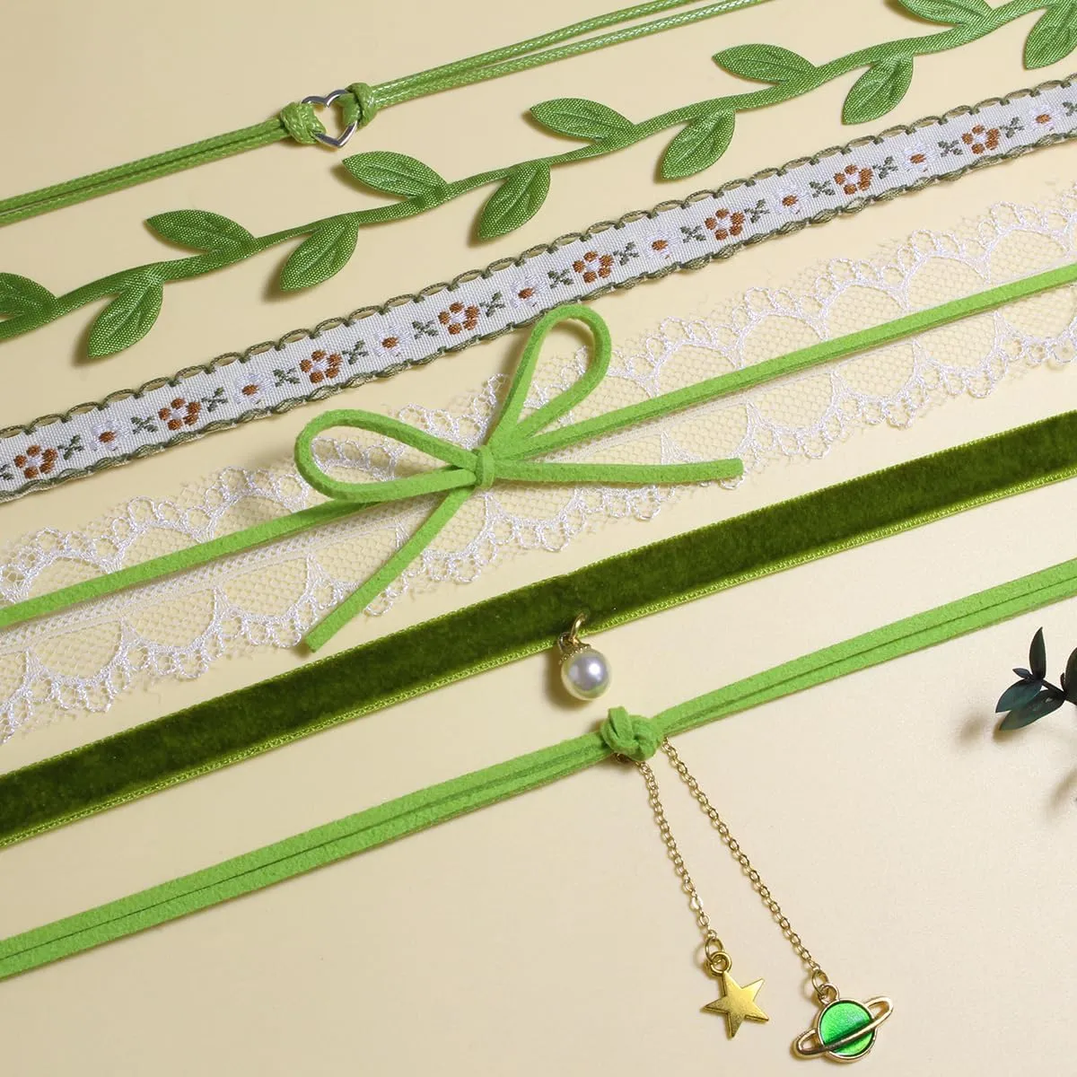 Nova&Aria Chokers Set For Women Heart Choker Necklaces Flower Pendant Velvet Cute Pink Turquoise Blue White Black Choker Necklace Christmas Colorful Lace Chokers