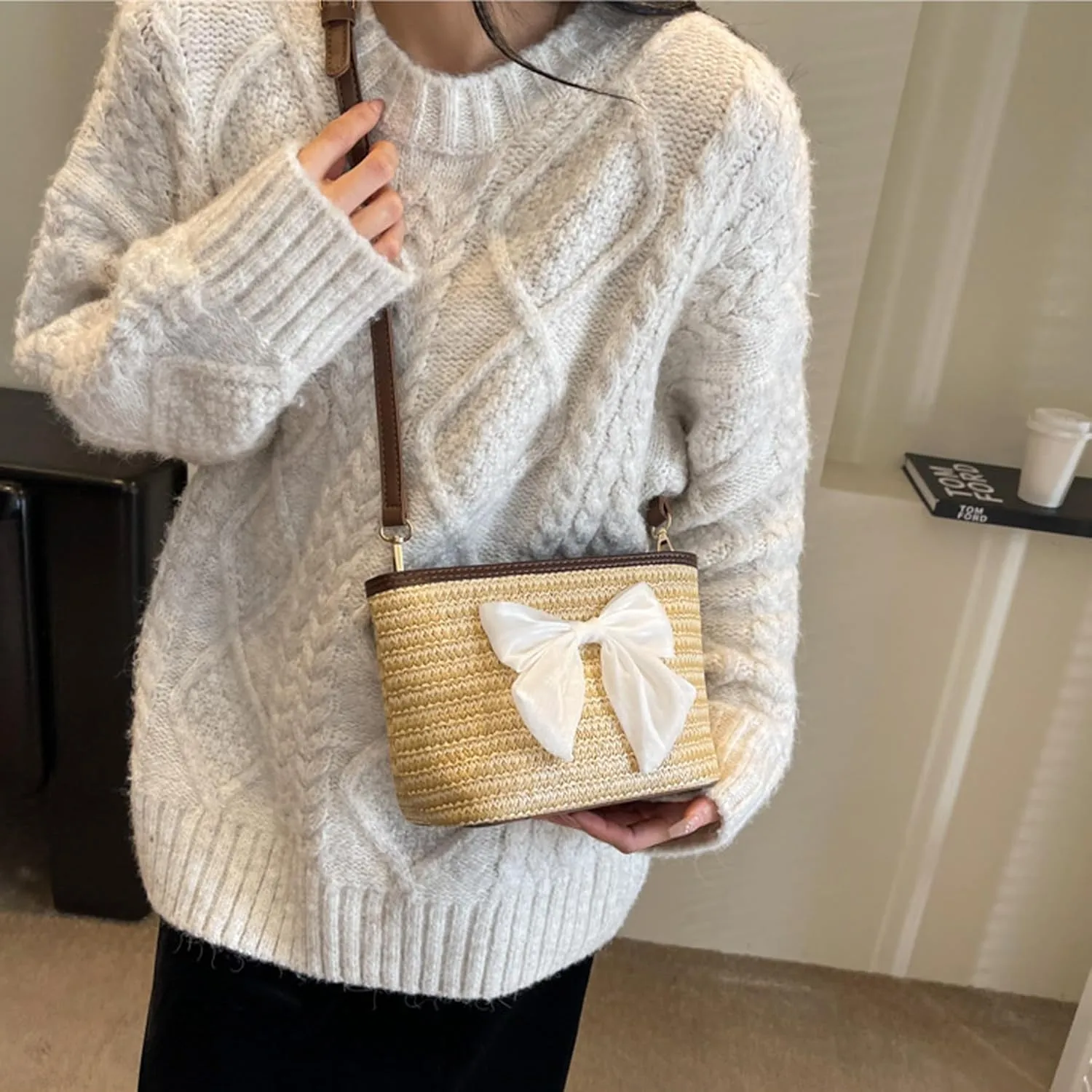 Straw Crossbody Bag for Women Girls Woven Shoulder Bag Straw Satchel Bag Cross Body Handbag