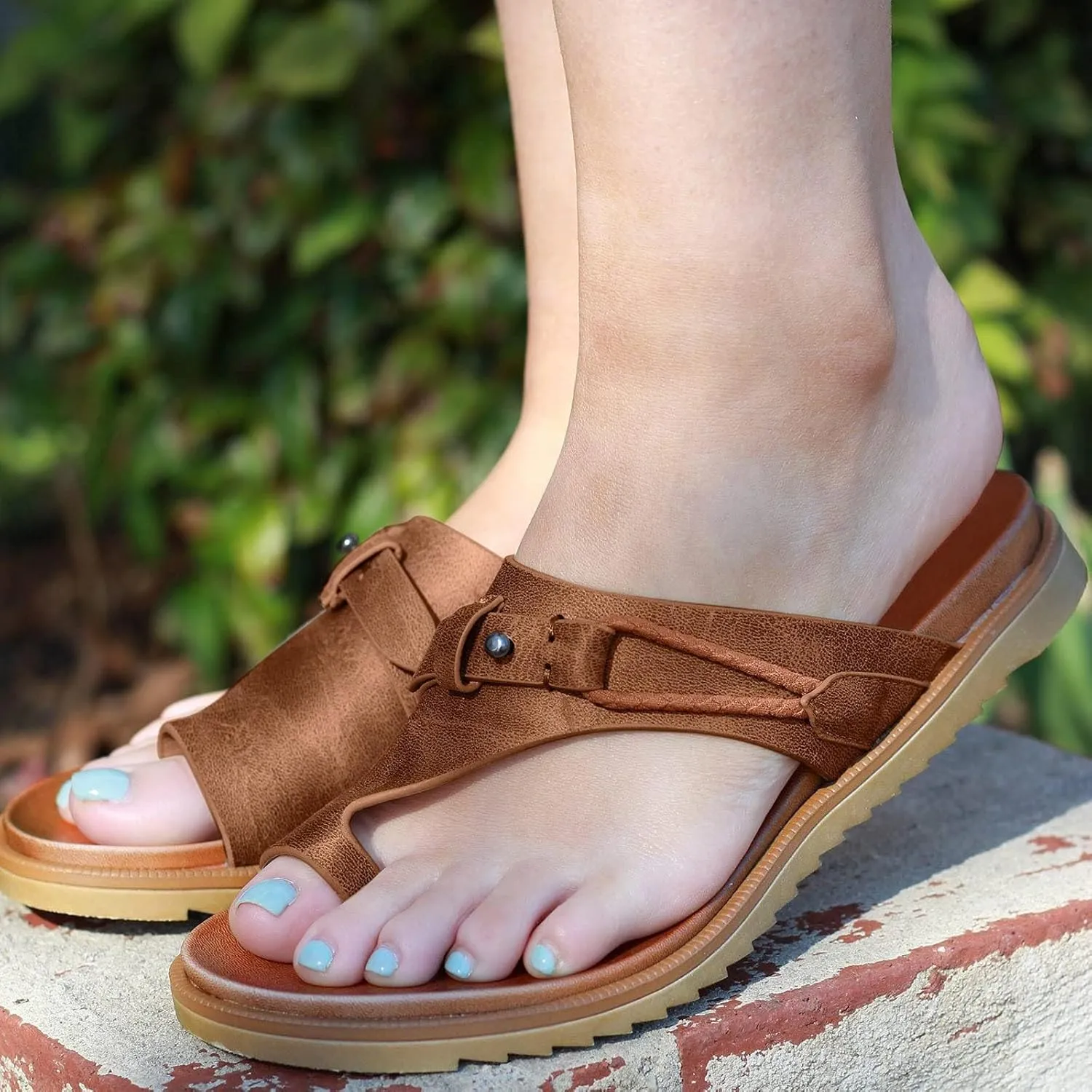 Womens Orthopedic Sandals Summer Comfy Big Toe Correction Sandal Walking Bunion Flip Flops Lightweight Breathable Leather Workout Slippers Platform Flat Sole Beach Shoes